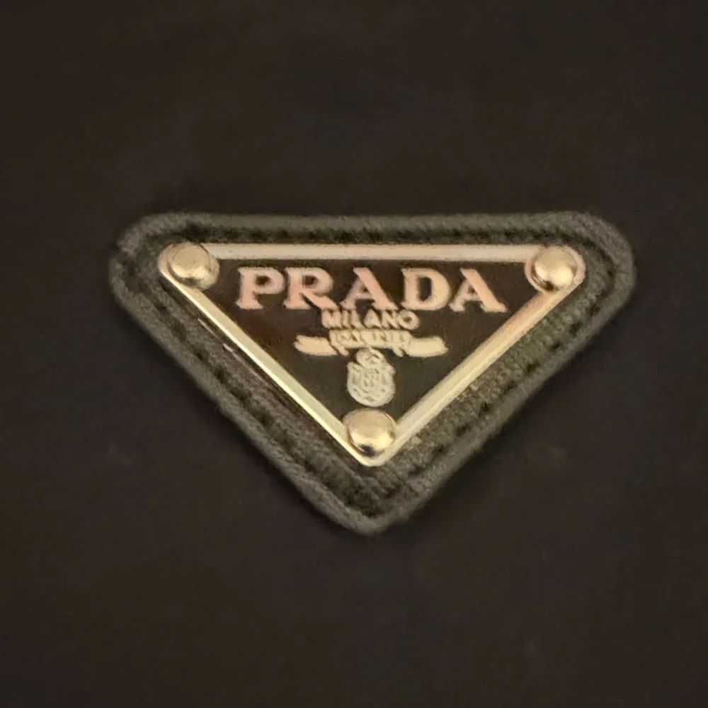 Prada Black Sleeveless cotton t Shirt with triangle Logo ! Designer - Picture 3 of 7